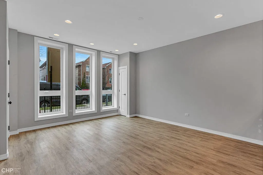 3 bed, 1400 sqft, $3,000 — Photo 3