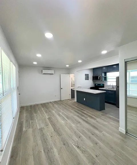 5219 E Ocean Blvd #7 — Photo 1