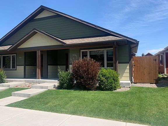 3rd image of 982 Twin Lakes Ave