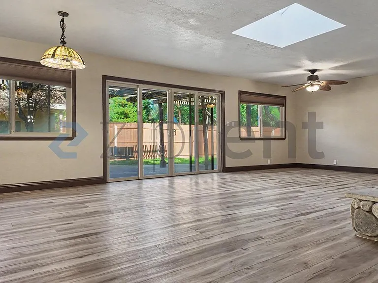 860 Watt Ave #MAIN HOUSE — Photo 10