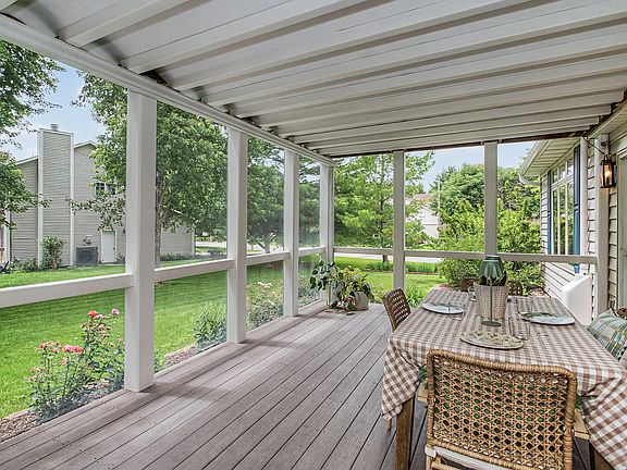 3rd image of 3020 Redbud Cir