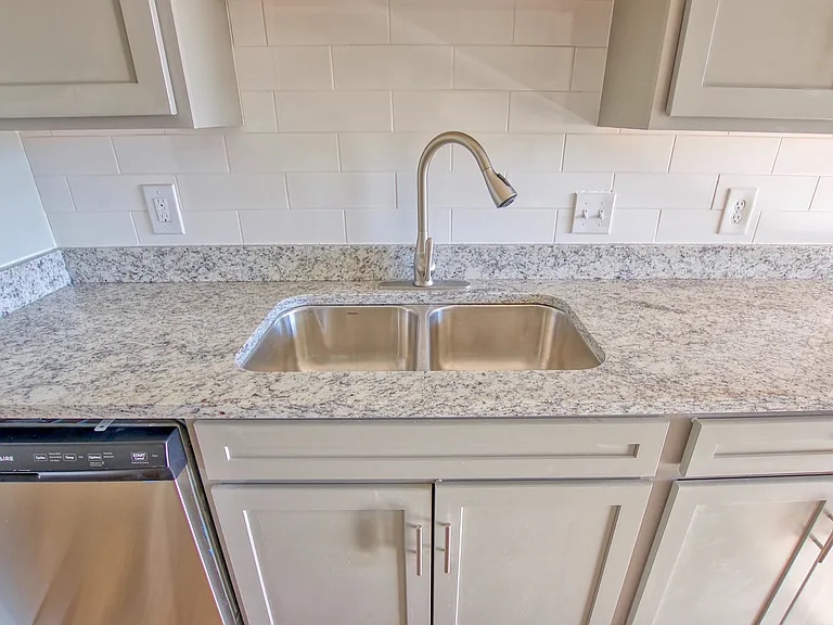 Sugarbush Apartments — Photo 44