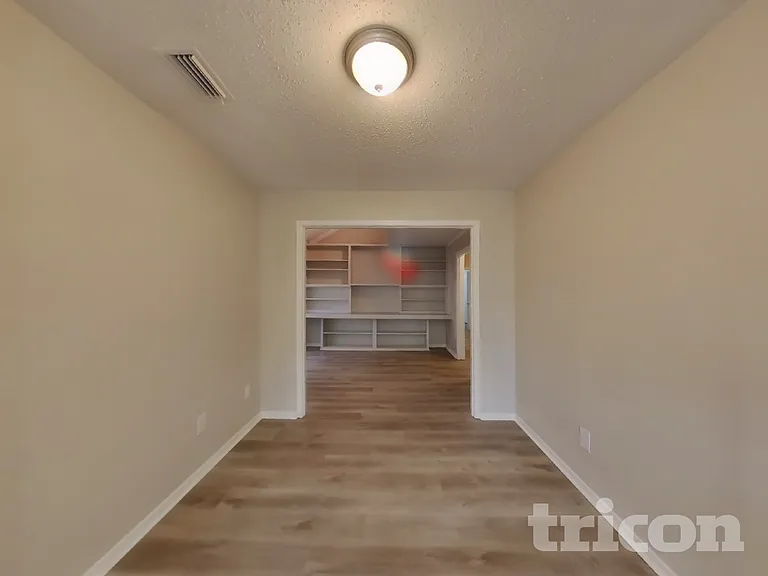 725 Villa Ridge Dr — Photo 6