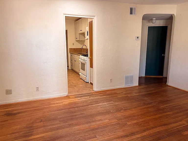 1248 Princeton Dr NE — Photo 3