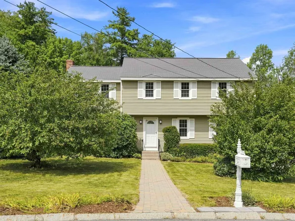 36 Hampton Drive, Nashua, NH 03063