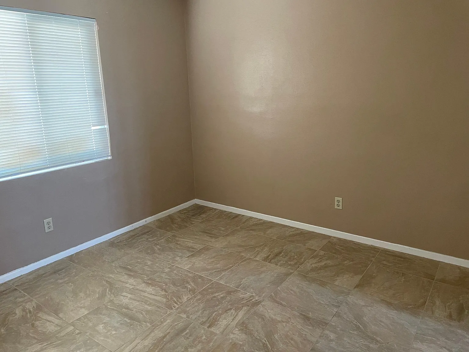1 bed, 600 sqft, $1,100 — Photo 2