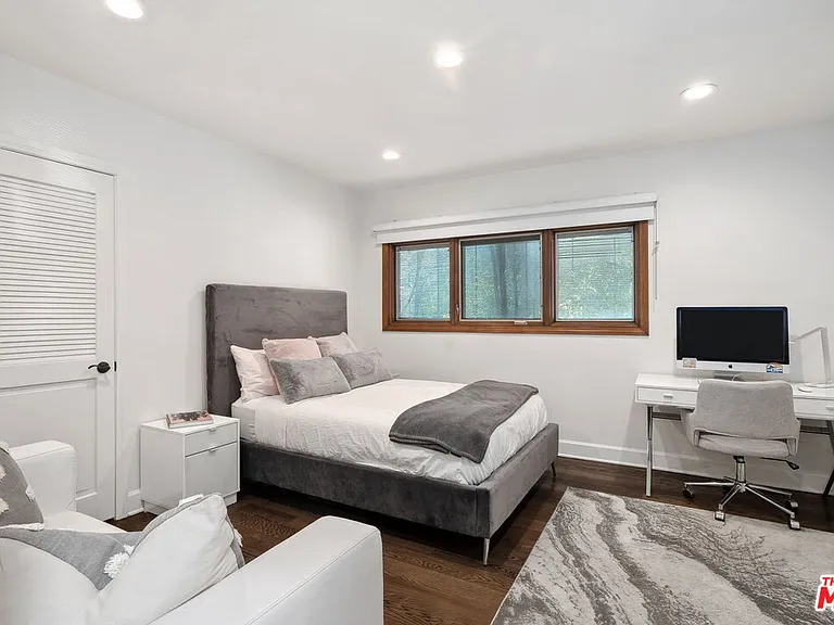 105 N Glenroy Ave — Photo 20