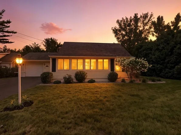 47 Young Ave, East Longmeadow, MA 01028