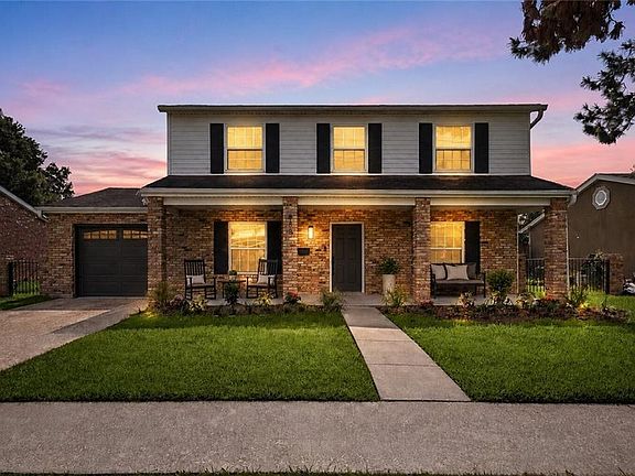 2nd image of 889 Oakwood Dr