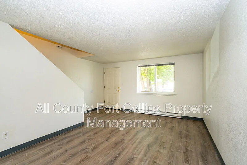 2 bed, 1.5 bath, $1,250 — Photo 4