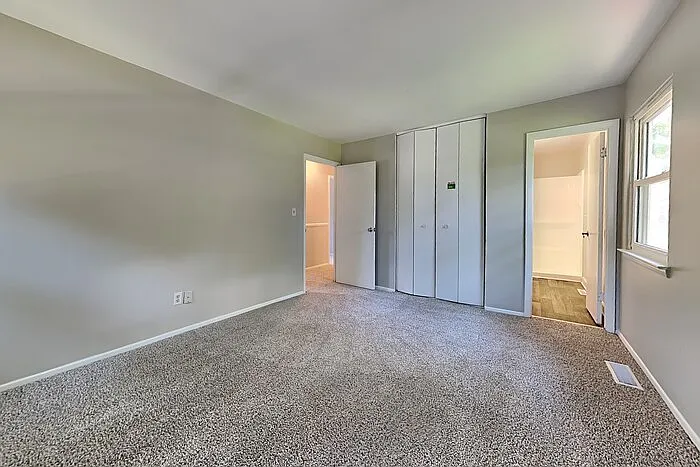 8 Lasonia Way — Photo 11