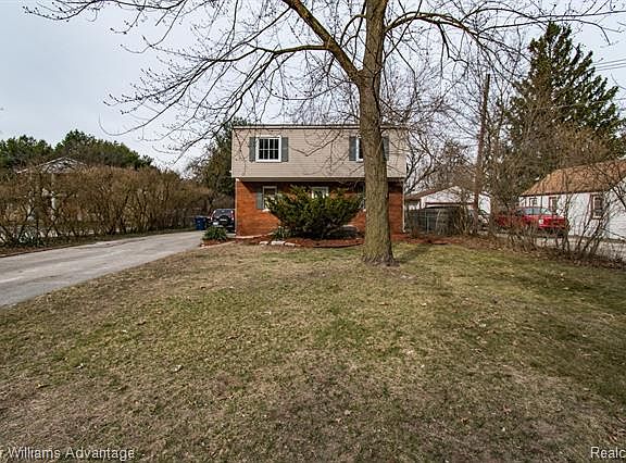 3rd image of 8335 Gray St