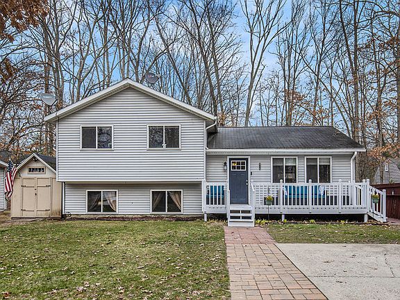 3rd image of 8118 Indian Shores Dr
