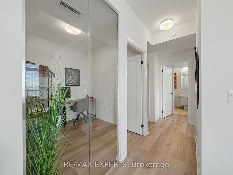 280 Dundas St W #1805 — Photo 9