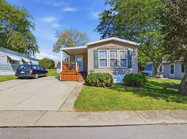 1467 Eastshore Dr, Findlay, OH 45840