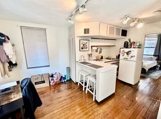 13 Charter St APT 3R, Boston, MA 02113