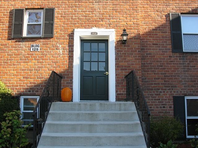 1st image of 129 S Highland Ave APT 4C3