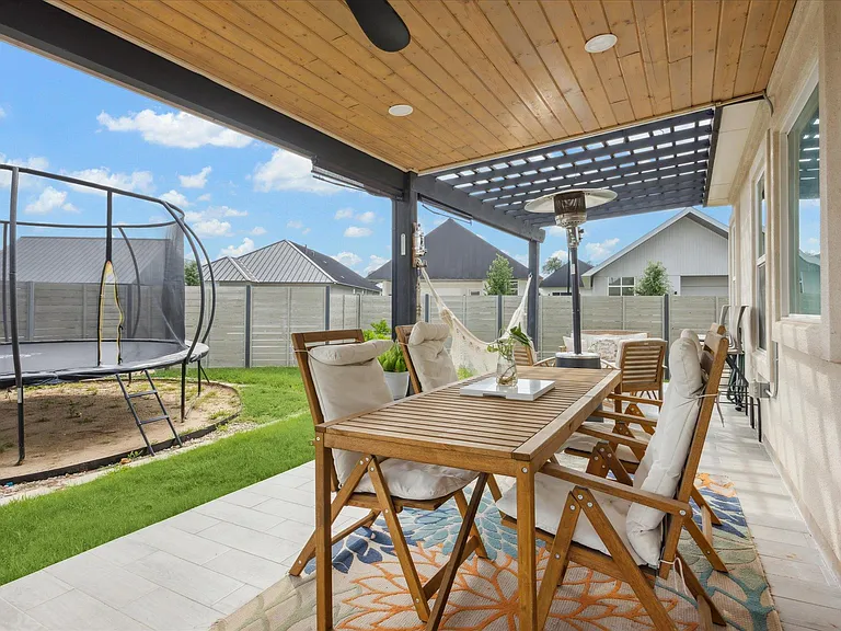 700 Legends Ln — Photo 27