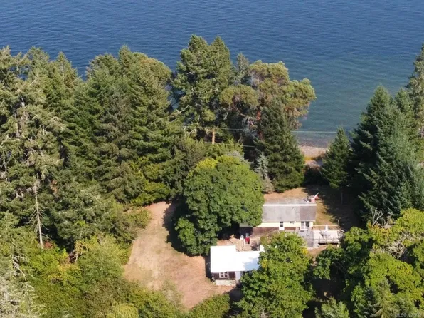 1520 N Beach Rd, Salt Spring Island, BC V8K 1A8