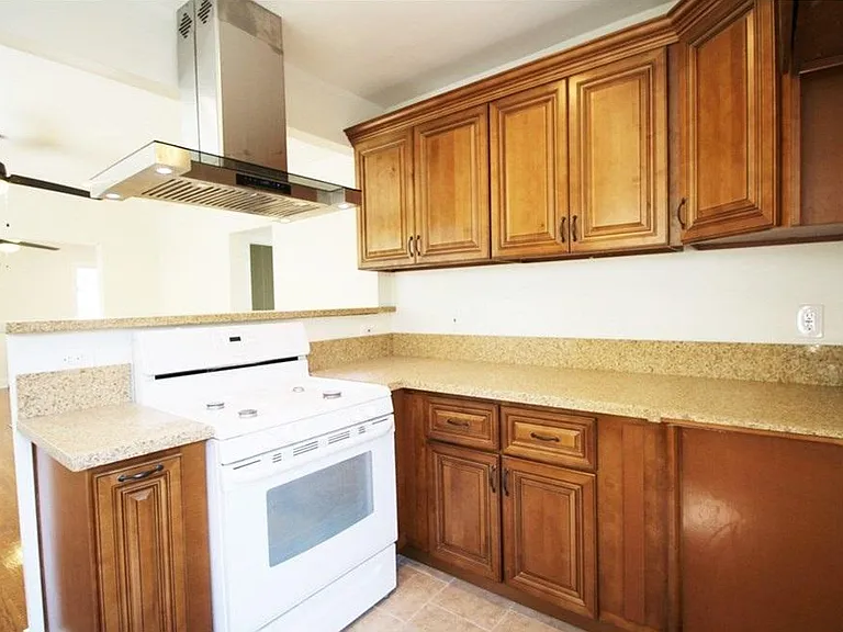 856 W Colorado Blvd — Photo 18