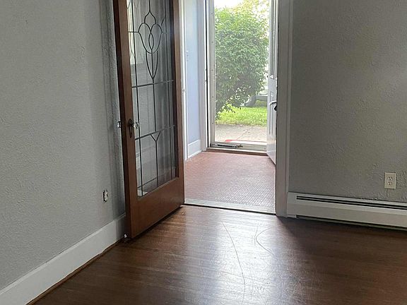 3rd image of 39071 Lakeshore Dr