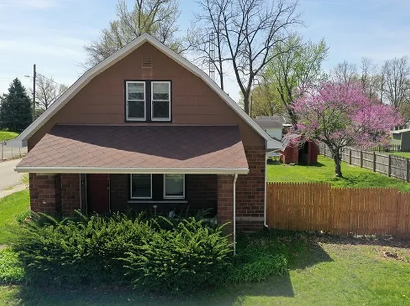 301 W School St, Centerville, IN 47330