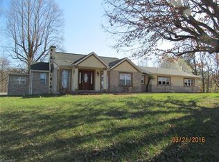 325 Snowhill Dr, Mount Airy, NC 27030