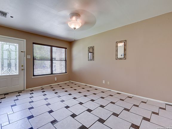 4th image of 8307 White Oak Dr