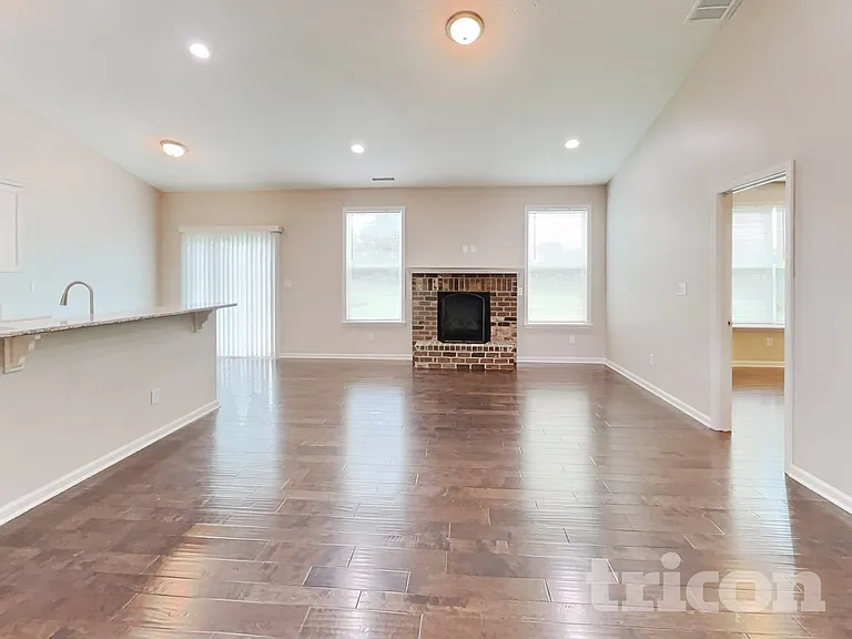 4220 Trillium Way — Photo 3