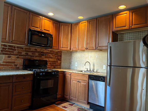 5th image of 2005 Wallace St #2