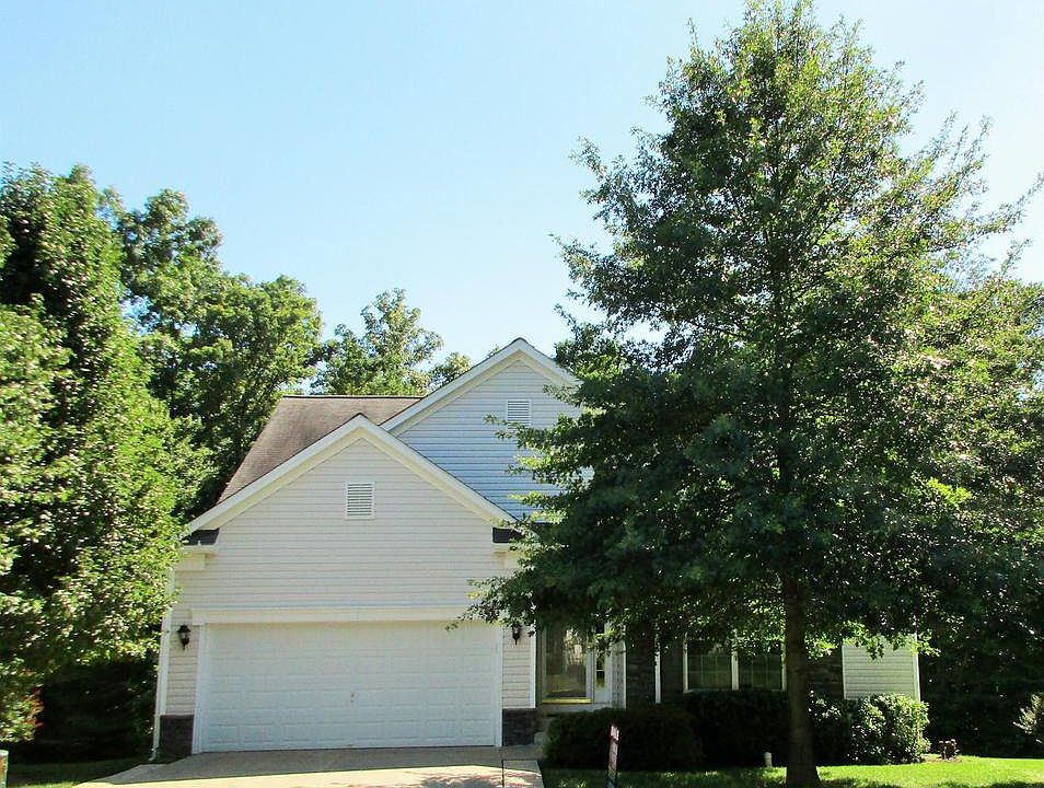 1st image of 28 Dayton Cir