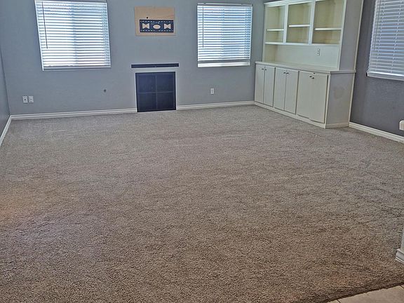 4th image of 45414 Clubhouse Dr