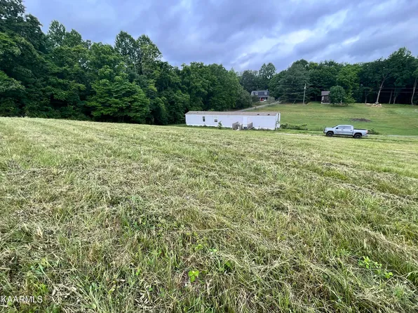 497 Wallace Rd, Luttrell, TN 37779