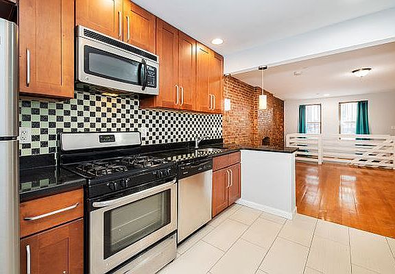 4th image of 505 W 144th St #1
