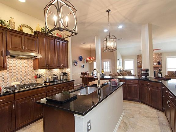 2nd image of 2009 Plantation Dr