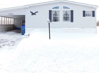 1307 Ridgewood Dr, Lockport, NY 14094