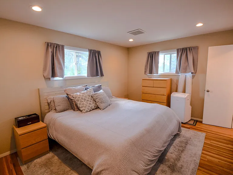 9501 Arvilla Ave NE — Photo 23