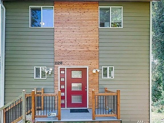 2nd image of 21216 Des Moines Memorial Dr S