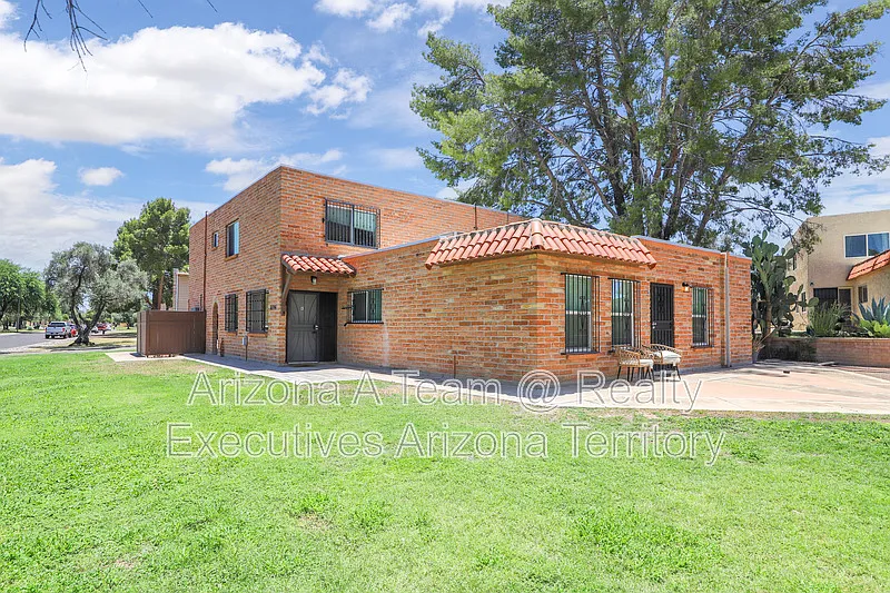 6596 E Calle La Paz #B-1