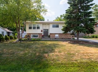 103 Oakleaf Rd, Algonquin, IL 60156