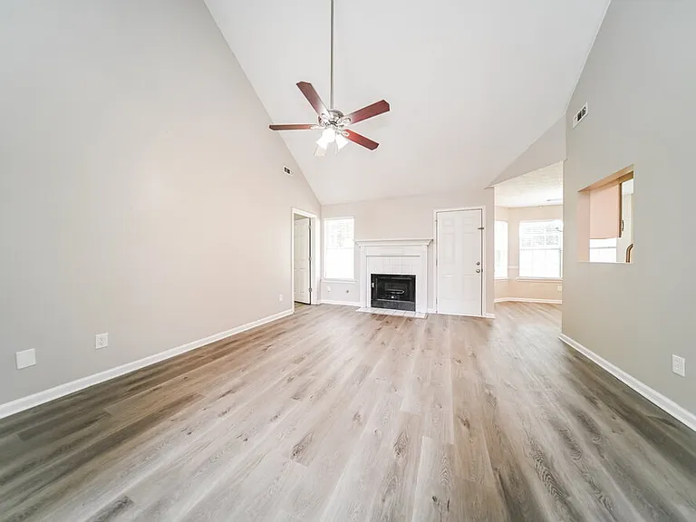 210 Coldsprings Ct — Photo 5