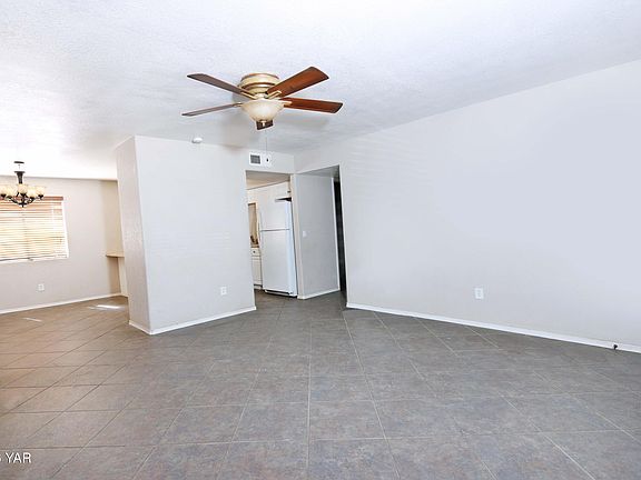3rd image of 547 W Eucalyptus St