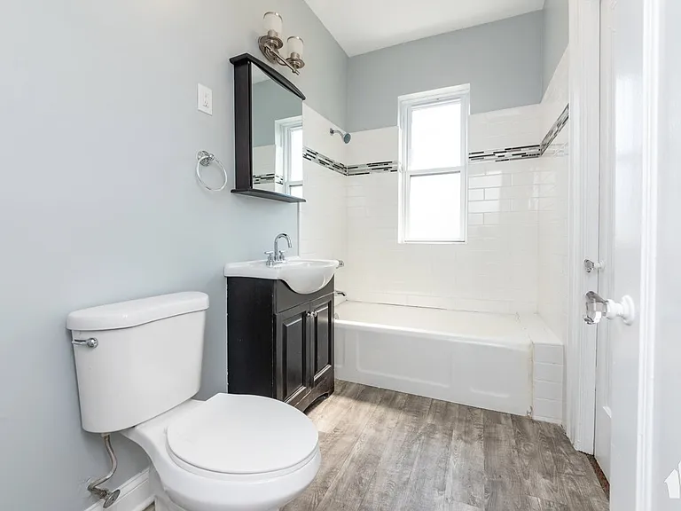312 Lee St #1 — Photo 12