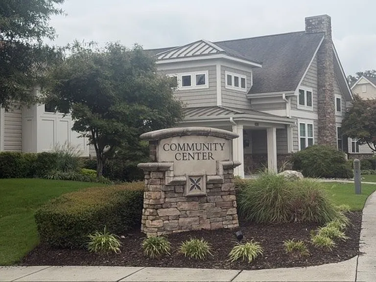 1609 Apsley Ct — Photo 37