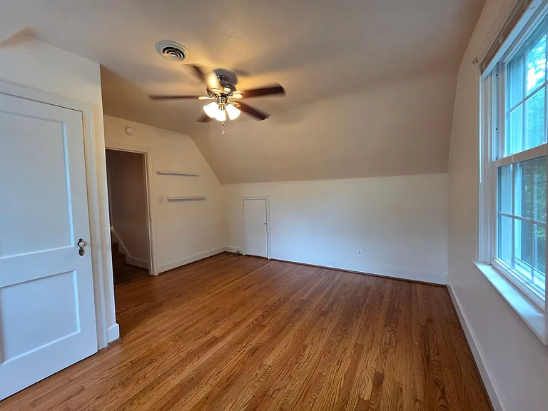 208 Regent Rd — Photo 18