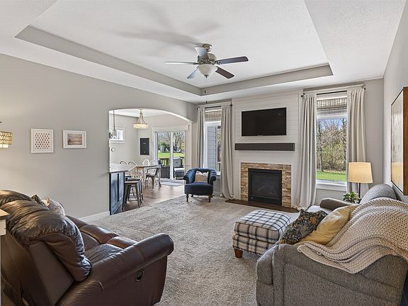 4th image of 930 Cardinal Dr