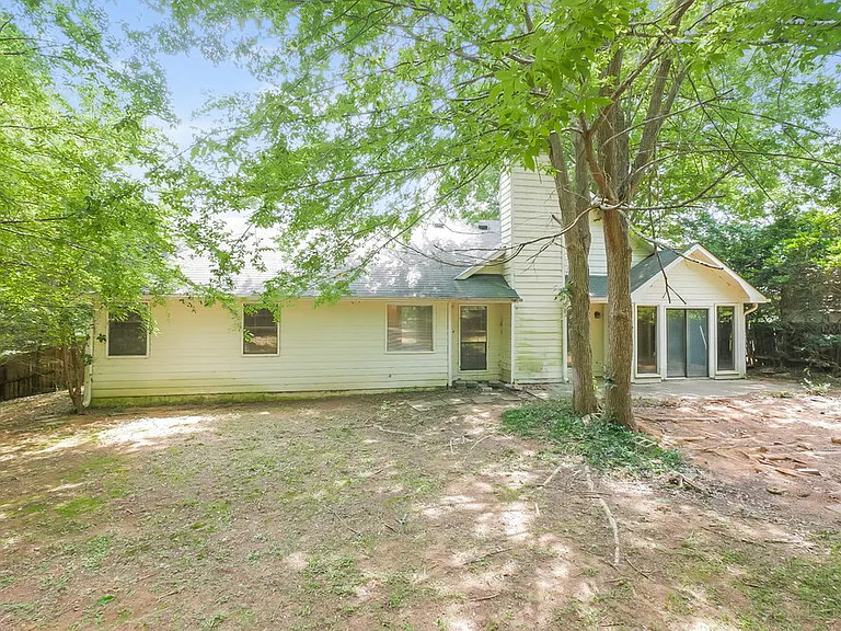 202 Northbridge Dr — Photo 24