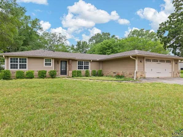 102 E Cedar St, Hallsville, TX 75650