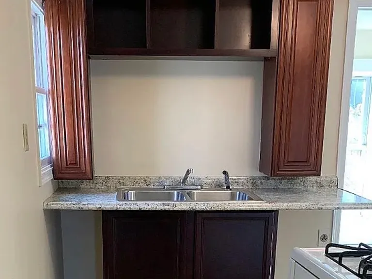50 Lake St #1-D — Photo 2