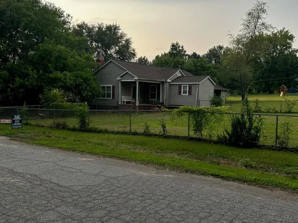 1218 Elmwood Ave, Lancaster, SC 29720